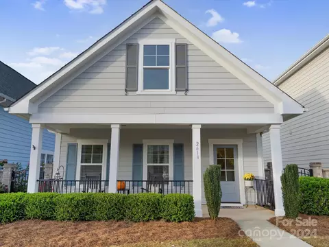 2613 Eight Iron Dr, Denver, NC 28037