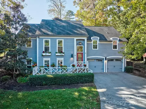 94 Heritage Dr, Lake Wylie, SC 29710