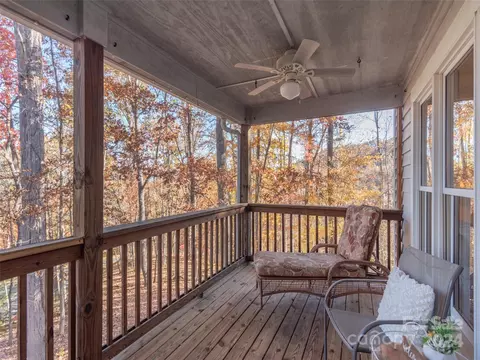 717 Redfield Dr, Clyde, NC 28721 photo 6