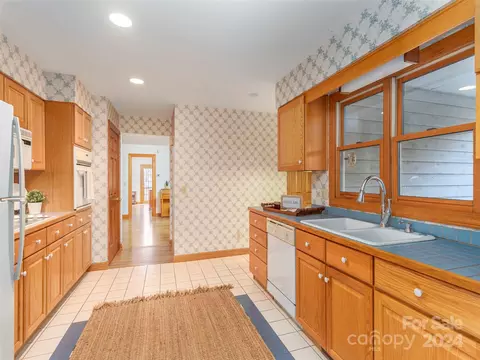 717 Redfield Dr, Clyde, NC 28721 photo 15