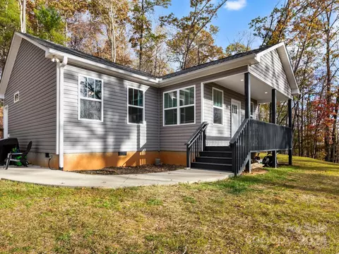 148 Stone Ridge Trl, Mills River, NC 28759