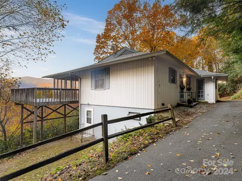 84 Penland Cove Rd, Black Mountain, NC 28711