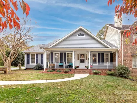 909 Sprucewood St, Kannapolis, NC 28081