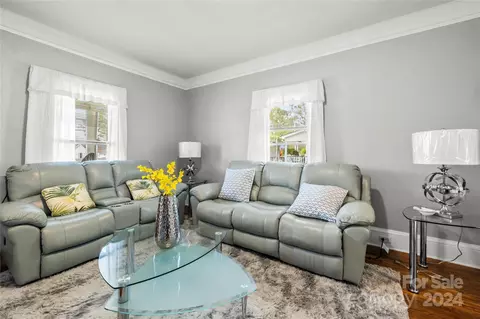 Living - 407 E D St, Kannapolis, NC 28083 photo 1 of 2