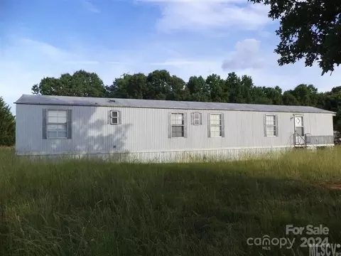 4512 Ritchie Rd, Lincolnton, NC 28092