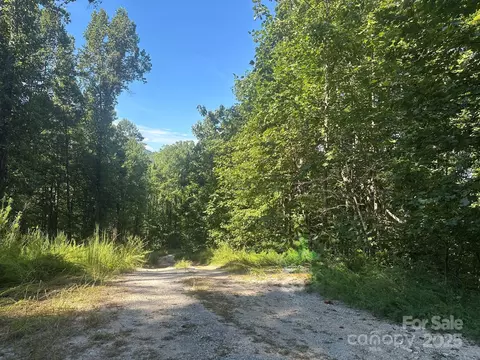 9999 N Woodchuck N Ln N, Marion, NC 28752
