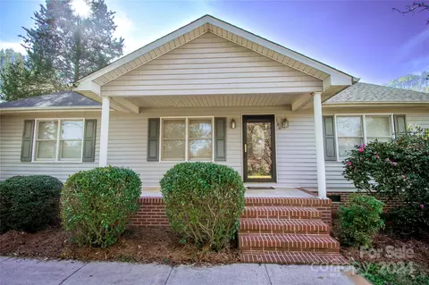 100 Christopher Ave, Mount Holly, NC 28120