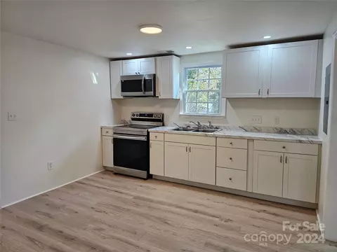 Kitchen - 143 Ranson Rd, Lancaster, SC 29720 photo 1 of 2