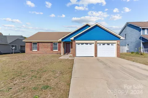 6532 Pacific Ave, Fayetteville, NC 28314