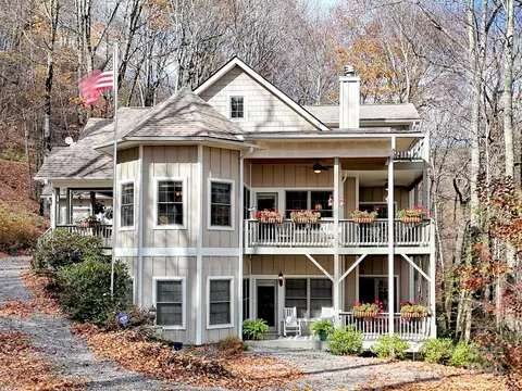 2126 Serenity Mountain Rd, Waynesville, NC 28786