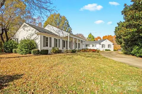1018 Randolph Se Cir SE, Lenoir, NC 28645