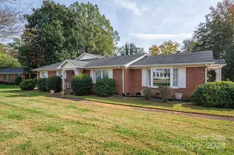 102 Stowe Rd, Belmont, NC 28012