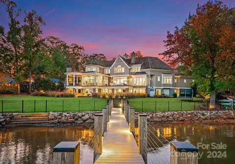 16500 Green Dolphin Ln, Cornelius, NC 28031