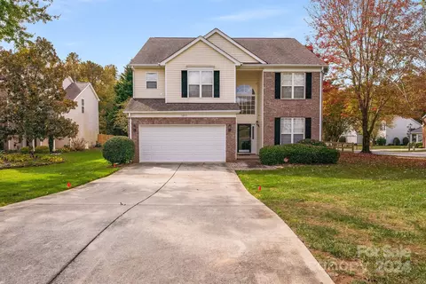 3832 Robeson Creek Dr, Charlotte, NC 28270