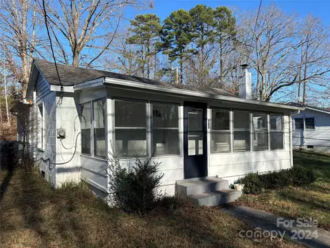 303 E Lee Ave, Bessemer City, NC 28016