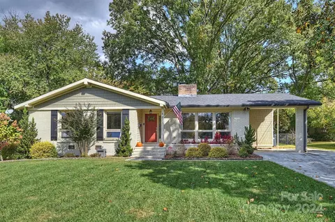 4221 Chandworth Rd, Charlotte, NC 28210