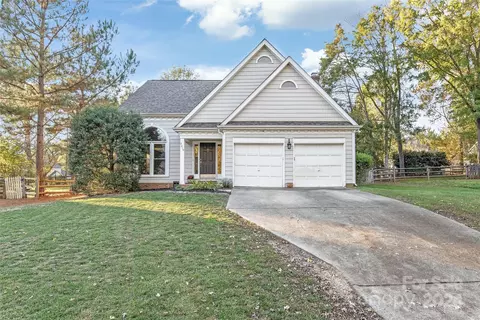 3210 Silver Pond Ct, Charlotte, NC 28210