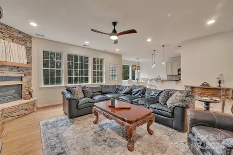 Living - 8081 Summit Ridge Dr, Catawba, NC 28609 photo 1 of 4
