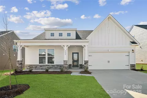 9088 El Sworth Dr, Sherrills Ford, NC 28673