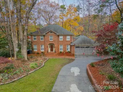 9201 Doe Ct, Charlotte, NC 28277
