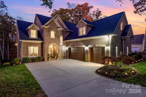 2522 Green Point Ln, Denver, NC 28037