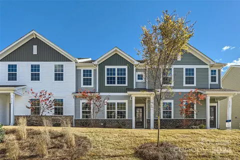 9740 Inkberry Dr, Gastonia, NC 28056