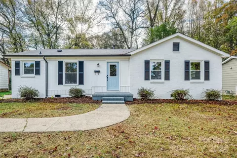 3728 Woodleaf Rd, Charlotte, NC 28205