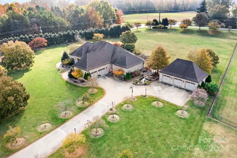 113 Winding Brook Way, Statesville, NC 28625