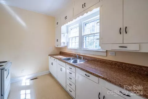 202 E College St, Stanley, NC 28164 photo 11