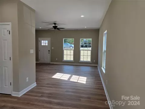 Living - 384 Grace Ave, Lancaster, SC 29720 photo 4 of 4