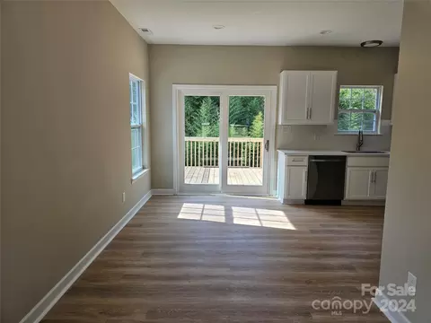 Living - 384 Grace Ave, Lancaster, SC 29720 photo 3 of 4