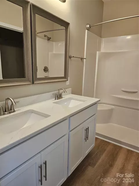 Bath - 384 Grace Ave, Lancaster, SC 29720 photo 2 of 3