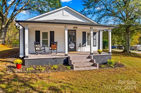 23 Matheson Rd, Taylorsville, NC 28681