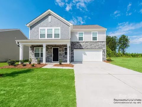 1020 Old Trade St, Edgemoor, SC 29712