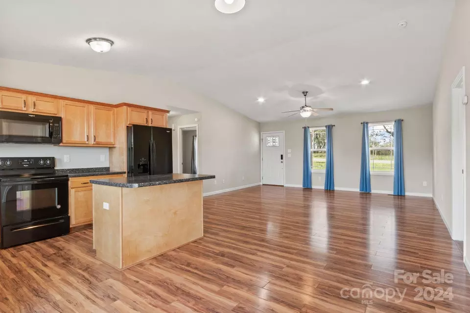 Living - 41 Old Nc 20 Hwy, Asheville, NC 28806 photo 3 of 5