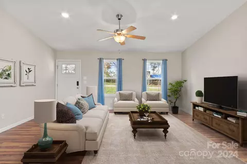 Living - 41 Old Nc 20 Hwy, Asheville, NC 28806 photo 1 of 5