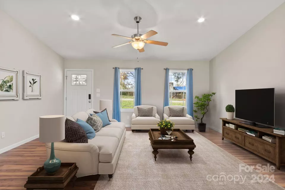 Living - 41 Old Nc 20 Hwy, Asheville, NC 28806 photo 1 of 5