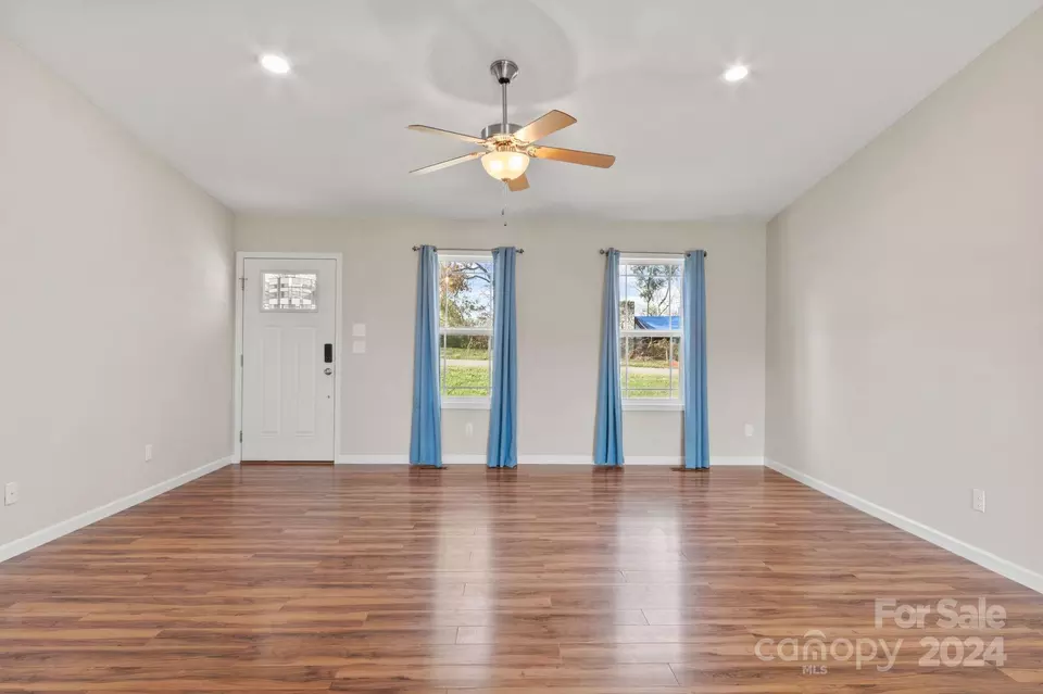 Living - 41 Old Nc 20 Hwy, Asheville, NC 28806 photo 2 of 5