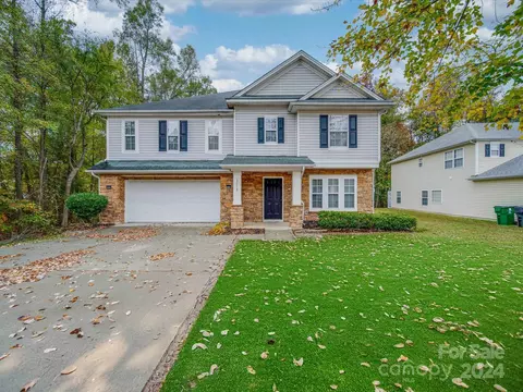 13013 Blaze Manor Ln, Charlotte, NC 28215