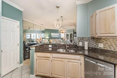 Kitchen - 17811 Half Moon G Ln #G, Cornelius, NC 28031 photo 1 of 2