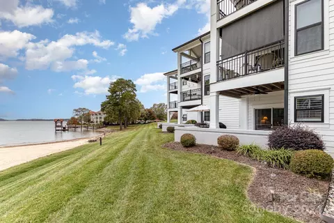 Exterior - 17811 Half Moon G Ln #G, Cornelius, NC 28031 photo 6 of 9