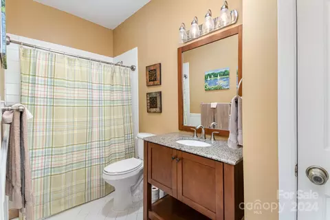 Bath - 17811 Half Moon G Ln #G, Cornelius, NC 28031 photo 2 of 2