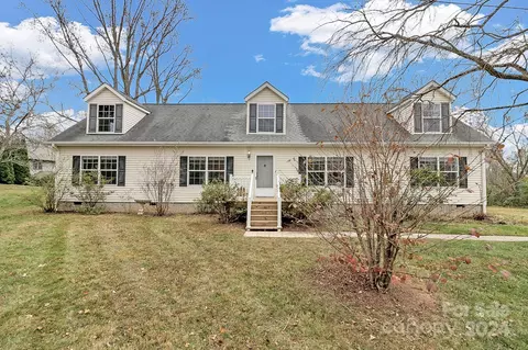 88 Salem Rd, Weaverville, NC 28787