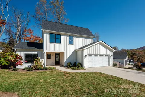 22 Rangeley Dr, Asheville, NC 28803