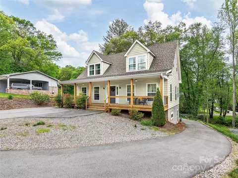 203 Auburn Rd, Waynesville, NC 28786