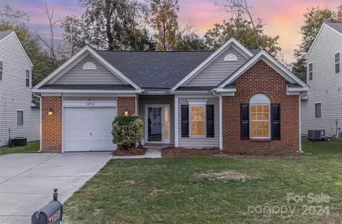 12534 Deaton Hill Dr, Charlotte, NC 28269