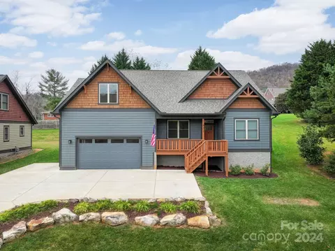 832 New Haw Creek Rd, Asheville, NC 28805