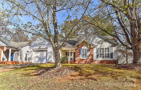 3504 Mayhurst Dr, Indian Trail, NC 28079