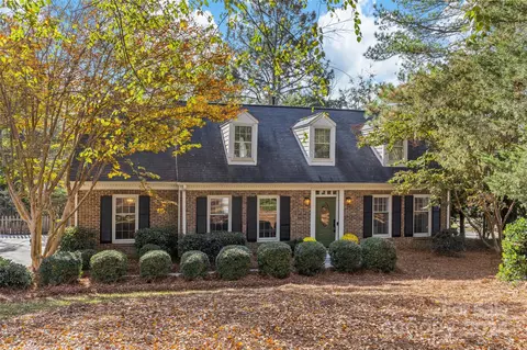 5215 Macandrew Dr, Charlotte, NC 28226