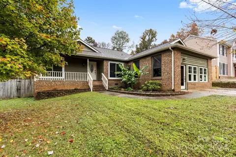 6400 Whitewater Dr, Charlotte, NC 28214